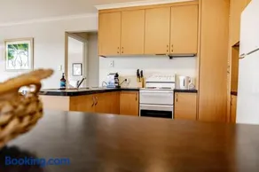 Allure " Absolute Waterfront " Family Friendly - Image 3