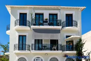 LefkasLoft Marina View GuestHouse - Image 1
