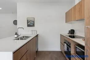 Brand New Modern 4BR House with Parking Yard Mall and Park - Image 5