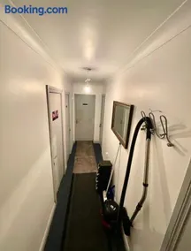 Double Room in a Cozy shared apartment, Custom House Harbour Apartments - Image 4
