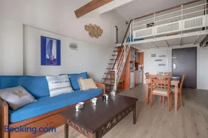 Duplex avec balcon, piscine et accès plage pour 4 - Image 3