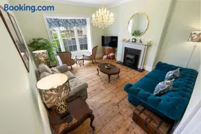Luxury pair of Georgian Apartments, Hot tub, Sleeps 12, Seaside - Image 3