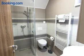 Cuha-gyöngye Apartmanház - Image 2