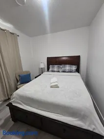 Non Smoking- Stylish Basement Suite Near Airport, Trails & Dining - Image 5