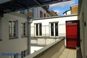 Pearl Studio Apart - King Bed - Netflix - Projector - Fast Wi-Fi - Image 4