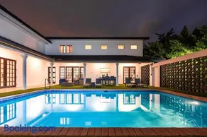 Waterfront Villa with Pool and Dock - Image 2