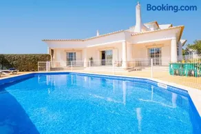Villa Rose Bay - Refúgio familiar com piscina aquecível e BBQ em Albufeira - Image 3