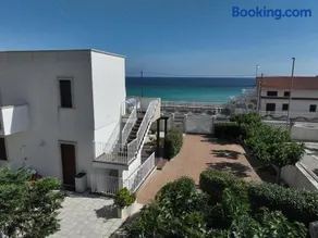 Vista Mare Librari Torre Ovo - Image 2