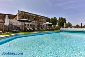 Village Club La Rivière CapFrance - Image 1