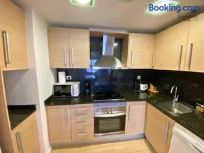 Cozy apartment with parking & swimming pool - Image 4