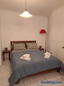 Sweet Green Home in Nea Makri - Image 3