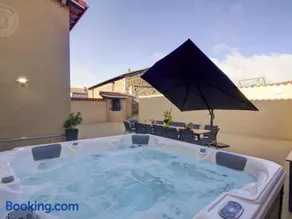 Gîte spacieux avec espace extérieur et jacuzzi à Montchal - FR-1-496-234 - Image 3