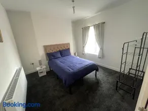 275 Queen Street-Flat 2 - Image 4