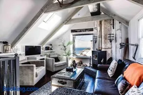 The Old Stores, Luxury beach side selfcatered holiday cottage above the beach - Image 1