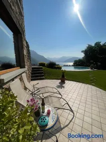 Casa Ronco Frati, piscina vista lago - Image 1