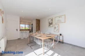 Bright and renovated house for 8 people parking - Image 3
