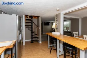Cottage Near Cedar Point & Beach - Image 4