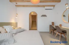 Flora's Villa with Plunge Pool - Image 2