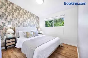 Modern Single-Level 2BR Easy Access & Office - Image 2