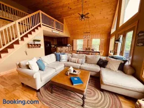 Captain's Cove Lakehouse - Image 3