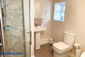 Quaint cottage in Ventnor with sea views - Image 2