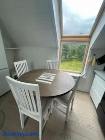 Moderne leilighet med badstue og havutsikt - Image 1