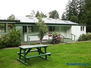 Alpine Holiday Apartments & Campground - Image 4