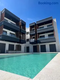 Apartment Dolphin - Image 1