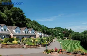 Crylla Valley Cottages - access to pool, gym, spa and more - Image 1