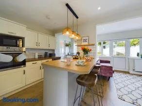 Stones Throw - stunning house, mins from beach and dogs welcome - Image 3