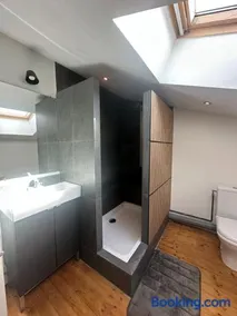 Maison climatisée, espace vélos ou motos sécurisé - Image 4