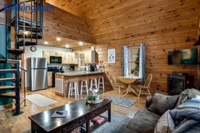 Cozy Cabin Retreat: Tiny Trotter - Image 1