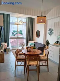 Apt in luxurious condominium near the beach - Image 1