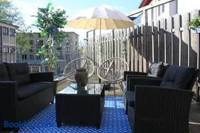 R B Apartment Hamburg Family - zentrumsnah - 108 qm mit Dachterrasse - Küche - Waschtrockner - Smart TV - Badewanne & Dusche - kostenloser Parkplatz - 2 Schlafzimmer - Image 1