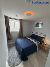 Entire 2BR Suite 12 min to Airport - Image 2