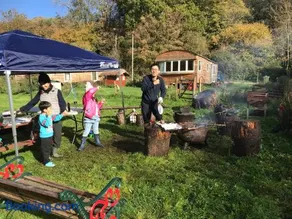 Shepherds Huts Ham Hill, 2 double beds, Bathroom, Lounge, Diner, Kitchen, LOVE dogs & Cats Looking out to lake and by Ham Hill Country Park plus parking for large vehicles available also great deals on workers long term This is the place to relax and BBQ - Image 2