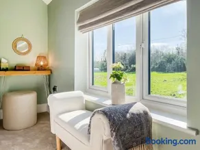 Lotus Cottage - Image 3