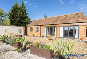 The Old Stables At Bradley's Farm - Image 2