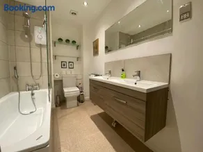 Grosvenor Pad - Lovely 2-bed Flat - FREE ON STREET PARKING - Image 3