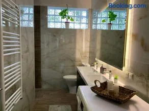 Oasis Luxury detached House in Thessaloniki with Hydromassage - Image 5