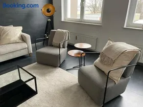 TruRetreats Design Loft für 8 Personen I Riesige Küche I eCharger I 65z SmartTV I 150qm - Image 2
