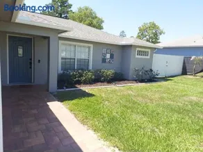 Modern 3BR Home, Saltwater Pool, Fenced Yard - Image 3