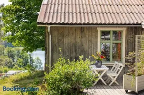 Sustainable and soulful close to lake - Image 1