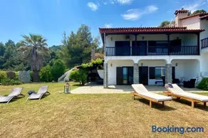 Oxana Beach House St Nikolaos - 3 bedrooms 8 guests - Image 1