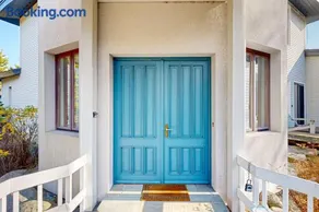 Private Oceanfront Home -- 2 Fireplaces, 4 Decks & Grill, Dog-friendly - Image 4