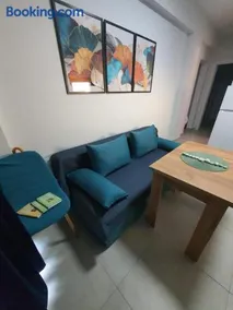 Sunny Apartment - Image 3