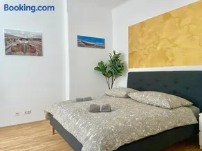 Sunny & Calm Long-Term Apartment with Free Parking - Image 1