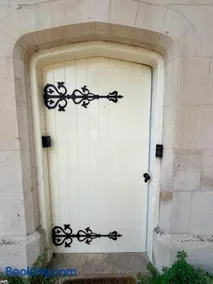 Guest Quarters at the Abbey - Image 5
