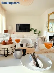 Cozy apartment near Paris - Image 1