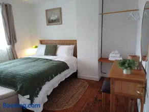 Killarney Townhouse - Guest Apartment Suite - Image 1